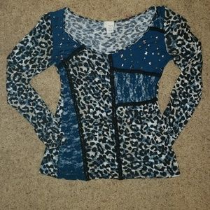 Daytrip lepoard and lace Shirt Size Medium
